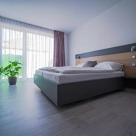 Grunt Apartment
