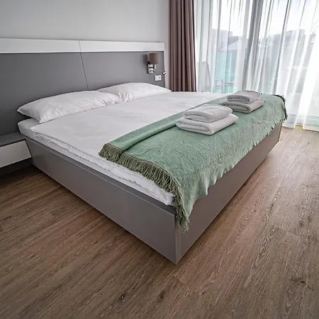 Grunt Apartment *