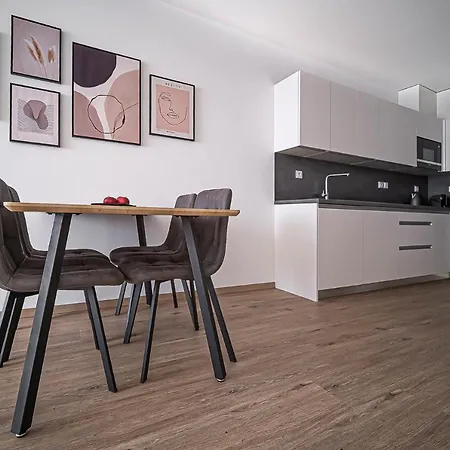 Grunt Apartament *